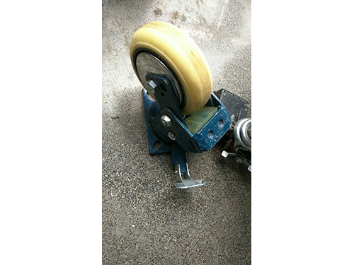 6寸重(zhòng)型減震腳踏(tà)式定向鎖輪(lun)